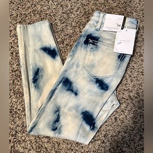 Kancan new with tags Sz 5 skinnies.